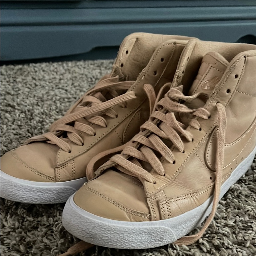 Nike Tan Sneakers